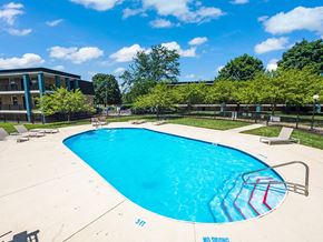 Columbus apartment for rent - resort style pool at apartment complex