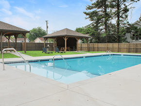 Newark townhouse for rent - apartment community with swimming pool
