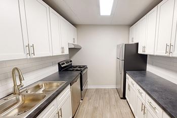 Dishwasher (in select homes)
