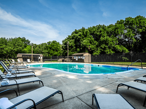 Omaha apartment for rent - Resort Style Pool at Park on Center