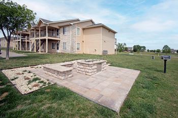 Fire pit lounge