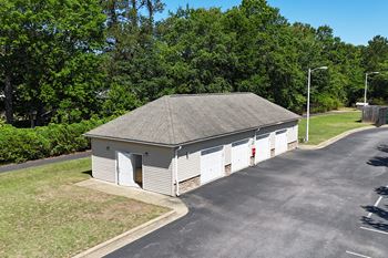 Private, rentable garages