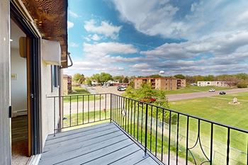 Private balcony/patio