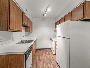 Columbus apartment for rent - Apartment Kitchen with Dishwasher