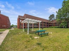 Columbus apartment for rent - Picnic Area at The Brookeville Apartments