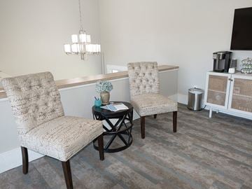Grand Rapids apartment for rent - a living room with two chairs and a table