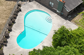 Deep swimming pool