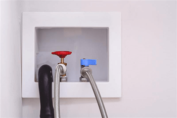Washer & dryer hookups