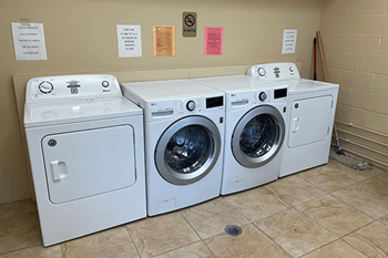 24 Hour free laundry center