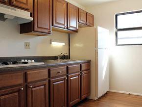 Hazelwood apartment for rent - Apartment Kitchen with Cabinet Space