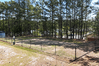 Leash free pet park
