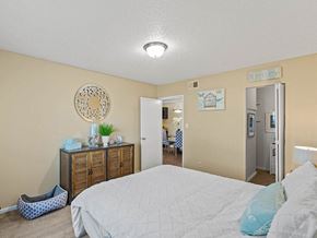 Grandview apartment for rent - a bedroom with a bed and a dresser
