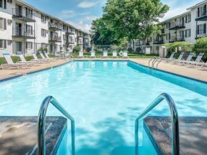 Madison townhouse for rent - Rivers Edge apartments swimming pool