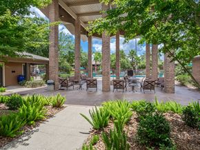 Lafayette apartment for rent - beautiful covered lounge space at acadian point apartments