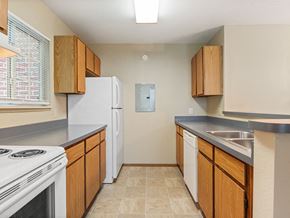 Toledo apartment for rent - apartment kitchen with white appliances