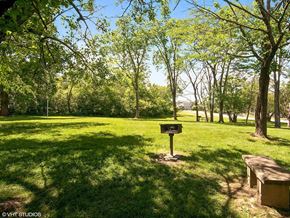 Hamilton apartment for rent - picnic area at Carriage Hill Apartment Homes