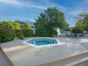 Kalamazoo apartment for rent - outdoor spa at Drakes Pond Apartment