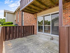 Kansas City apartment for rent - apartment with a concrete patio