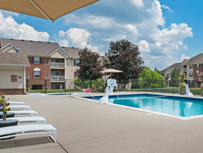 Holly apartment for rent - swimming pool at gateway of grand blanc