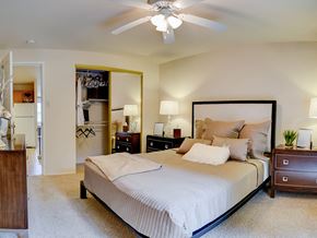 Affton townhouse for rent - Bedroom with overhead light/fan at the villages at general grant