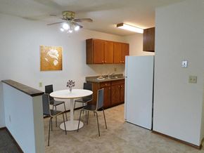 Rochester apartment for rent - kitchen and dining area in apartment at heritage manor in rochester mn