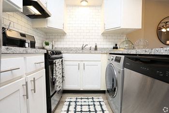 Front load washer/dryer