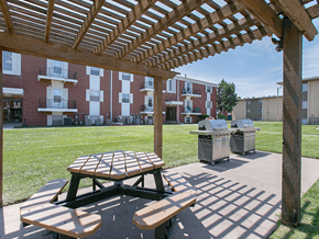 Wichita apartment for rent - picnic area at Indian Hills Apartments