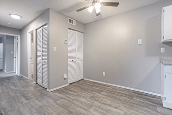 Ceiling fan in dining room
