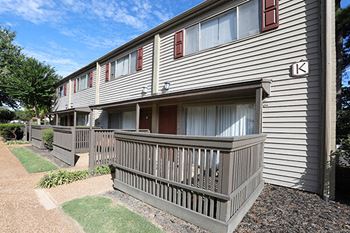 Private patio/balcony