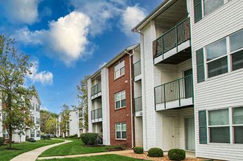 Private balconies / patios