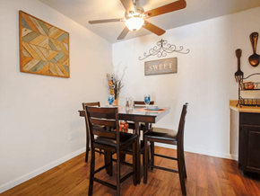 Florissant townhouse for rent - dining area in Florissant apartment