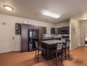 Akron apartment for rent - Black Kitchen Appliances and granite countertop