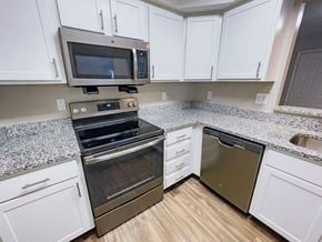Grand Rapids apartment for rent - kitchen with lots of storage space and upgraded appliances