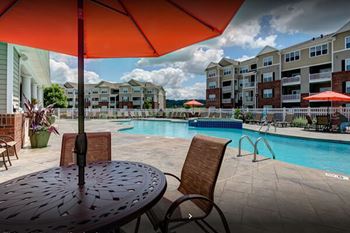 Expansive sundeck