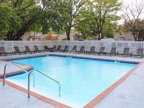 St. Louis townhouse for rent - outdoor swimming pool at apartment community