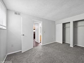 Florence apartment for rent - apartment bedroom with a closet