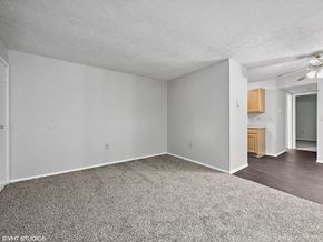 Florence apartment for rent - apartment living room with white walls