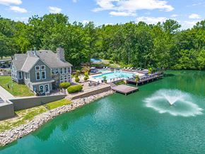 Kansas City apartment for rent - lake at apartment community in Kansas City