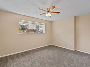 Kansas City apartment for rent - bedroom with a ceiling fan