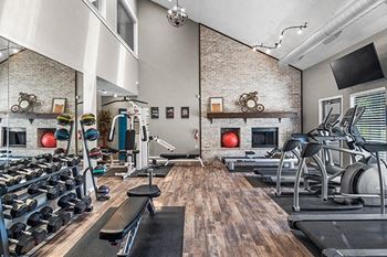 24-Hr state-of-the-art fitness center
