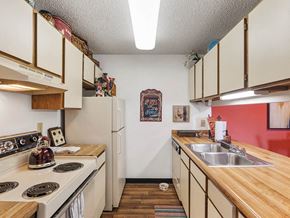 Lenexa apartment for rent - Apartment Kitchen with appliances