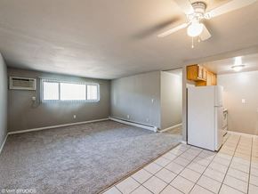 Cincinnati apartment for rent - apartment living room with a kitchen