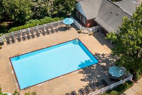 Raleigh apartment for rent - resort style pool