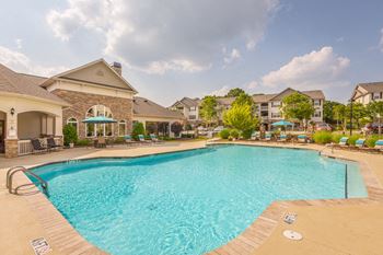 Resort style swimming pool at hawthorne at the meadows