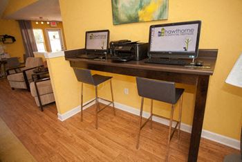 Cyber cafe at hawthorne at the hall