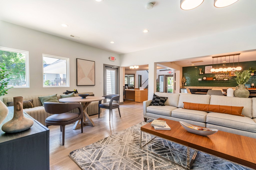 13402 Oak Ridge Hawthorne at Oak Ridge - apartments for rent in Longview Hills - Quaker ...