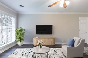 Huntsville apartment for rent - Living Room