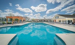Valdosta apartment for rent - the swimming pool at the apartments for rent