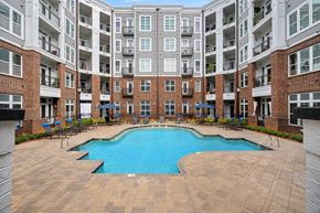 Charlotte apartment for rent - Community Courtyard with Sparkling Swimming Pool