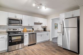 Hoover apartment for rent - Stainless Steel Appliances